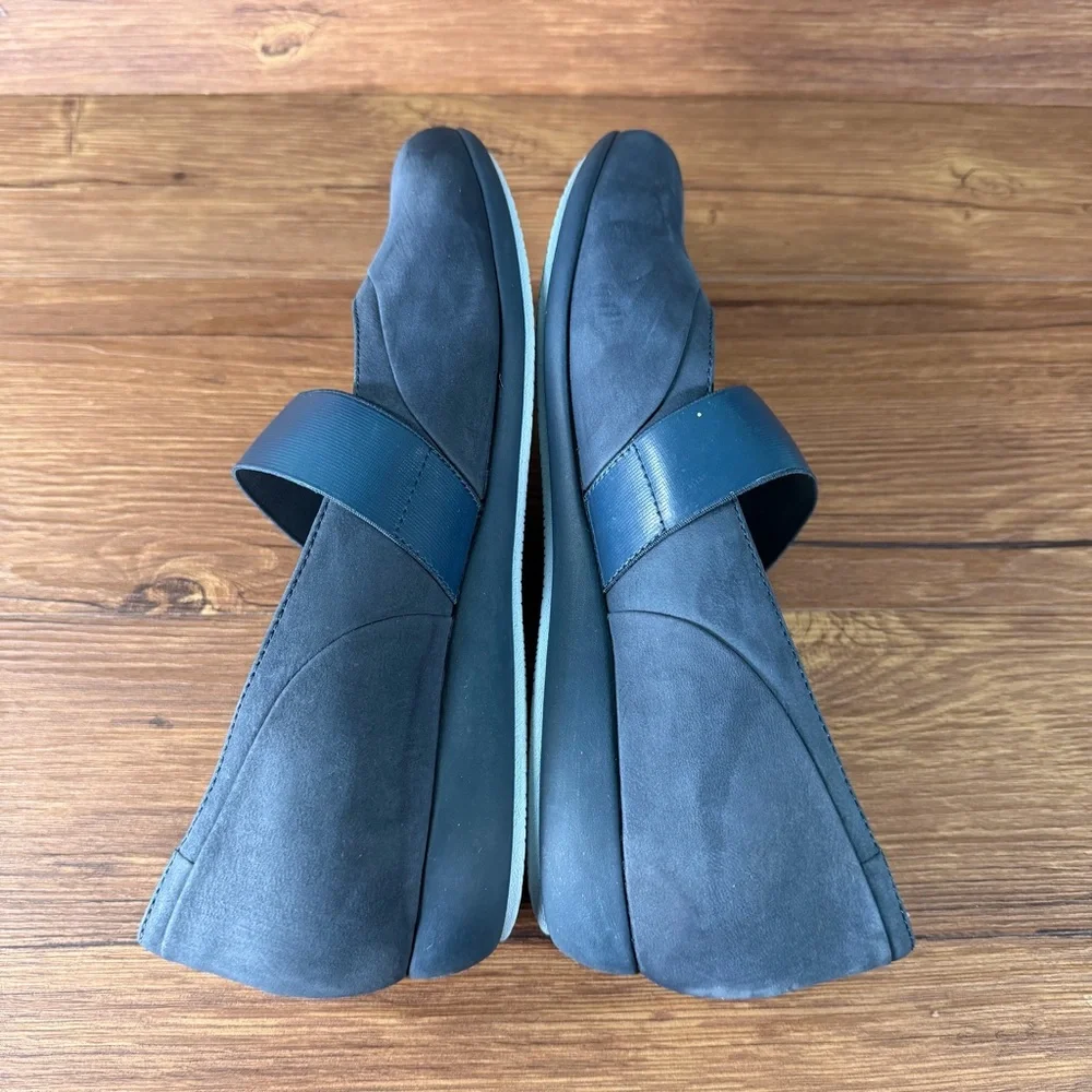 DANSKO ‘Kendra’ Blue‎ Mary Jane Flats Women’s Size 9 (40) Slip-On Shoes